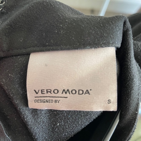 Vero Moda Suede Short Sleeve Dress (missing belt) - Picture 3 of 3